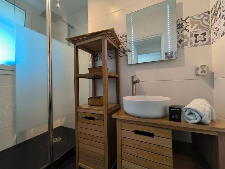Apartment Bel Appartement-foire Expo-4 Pers-parking Gratuit *